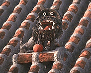 東筋のシーサー